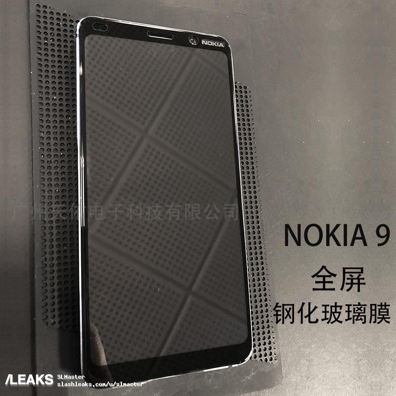 nokia-9-top-front-shown-in-first-live-pictures-of-the-penta-lens-camera-phone-977.jpg