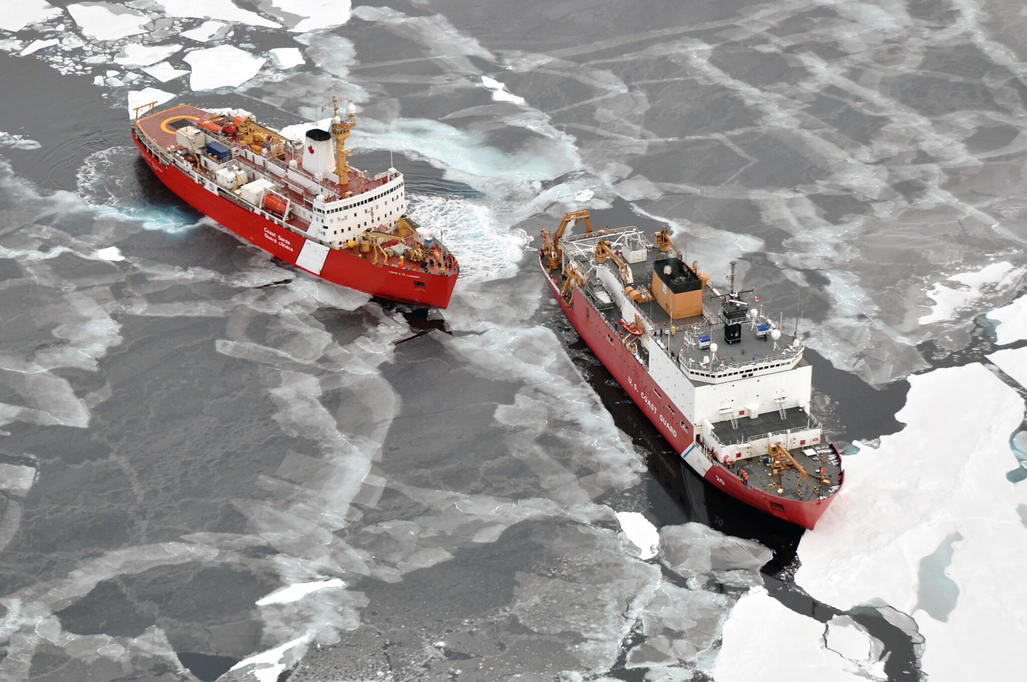 The Canadian Coast Guard ship Louis S. St Laurent". Illustration: US Coast Guard