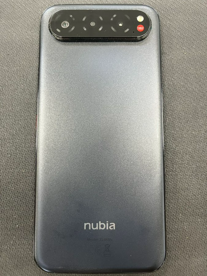 Реальное фото Nubia Air