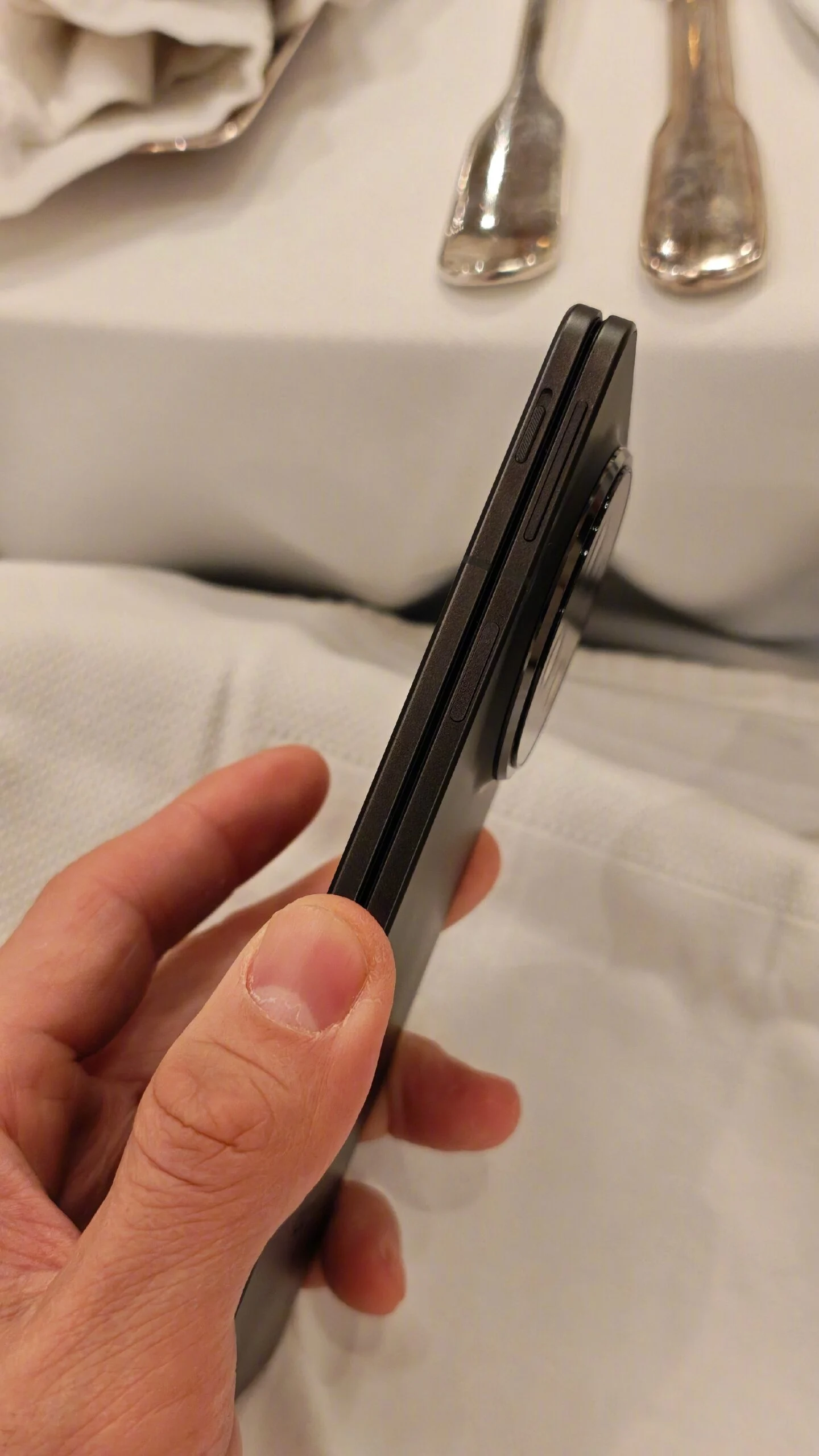 Oppo Find N5: front panel image