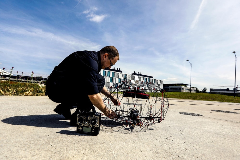 package-drone-folding-3.jpg