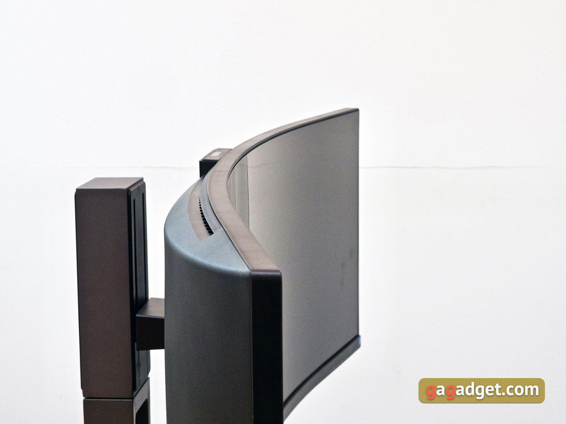 Огляд Philips Brilliance 499P9H: 49-дюймовий монітор-авіаносець-10