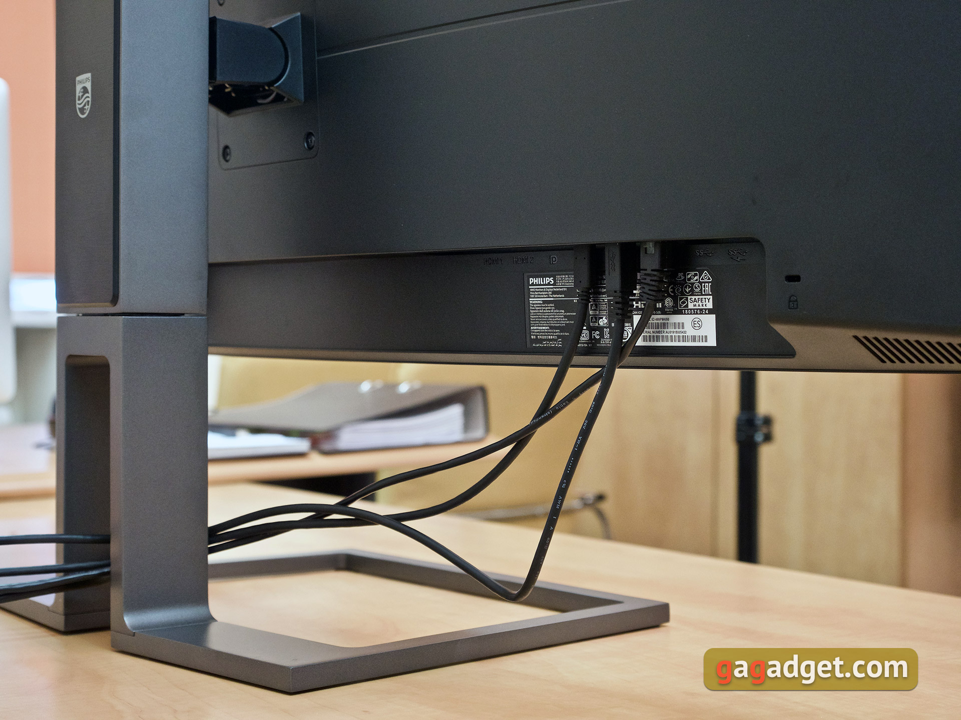 Огляд Philips Brilliance 499P9H: 49-дюймовий монітор-авіаносець-35