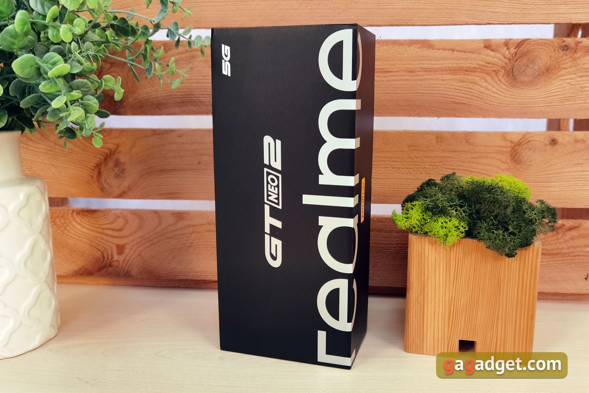 Обзор realme GT Neo 2: 40 минут зарядки и два дня без розетки-2