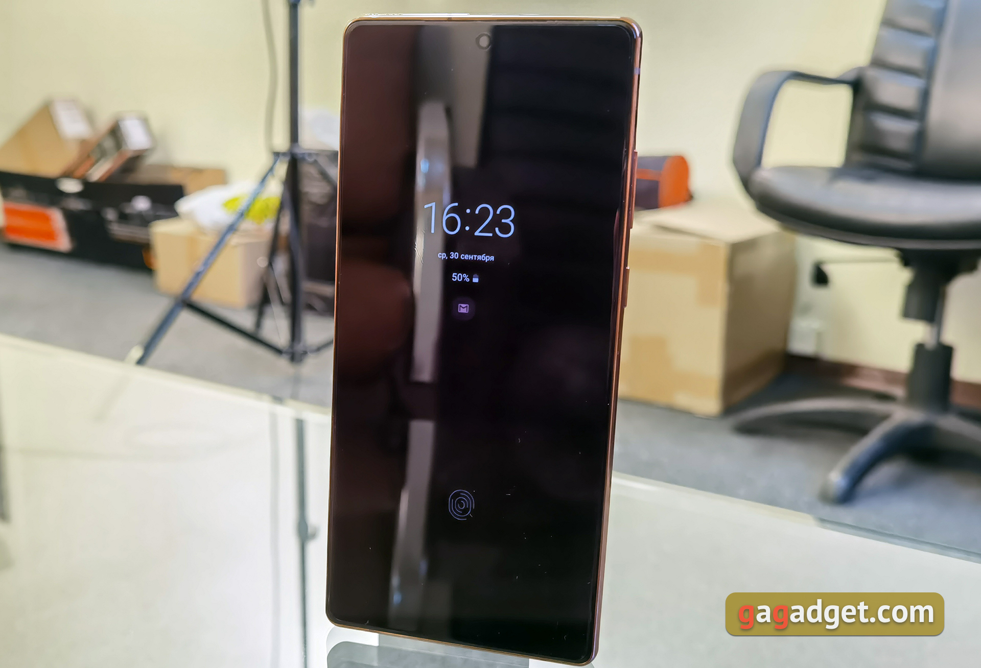 Обзор Samsung Galaxy Note20: у нас с собой было три камеры, стилус и пластиковый корпус-15