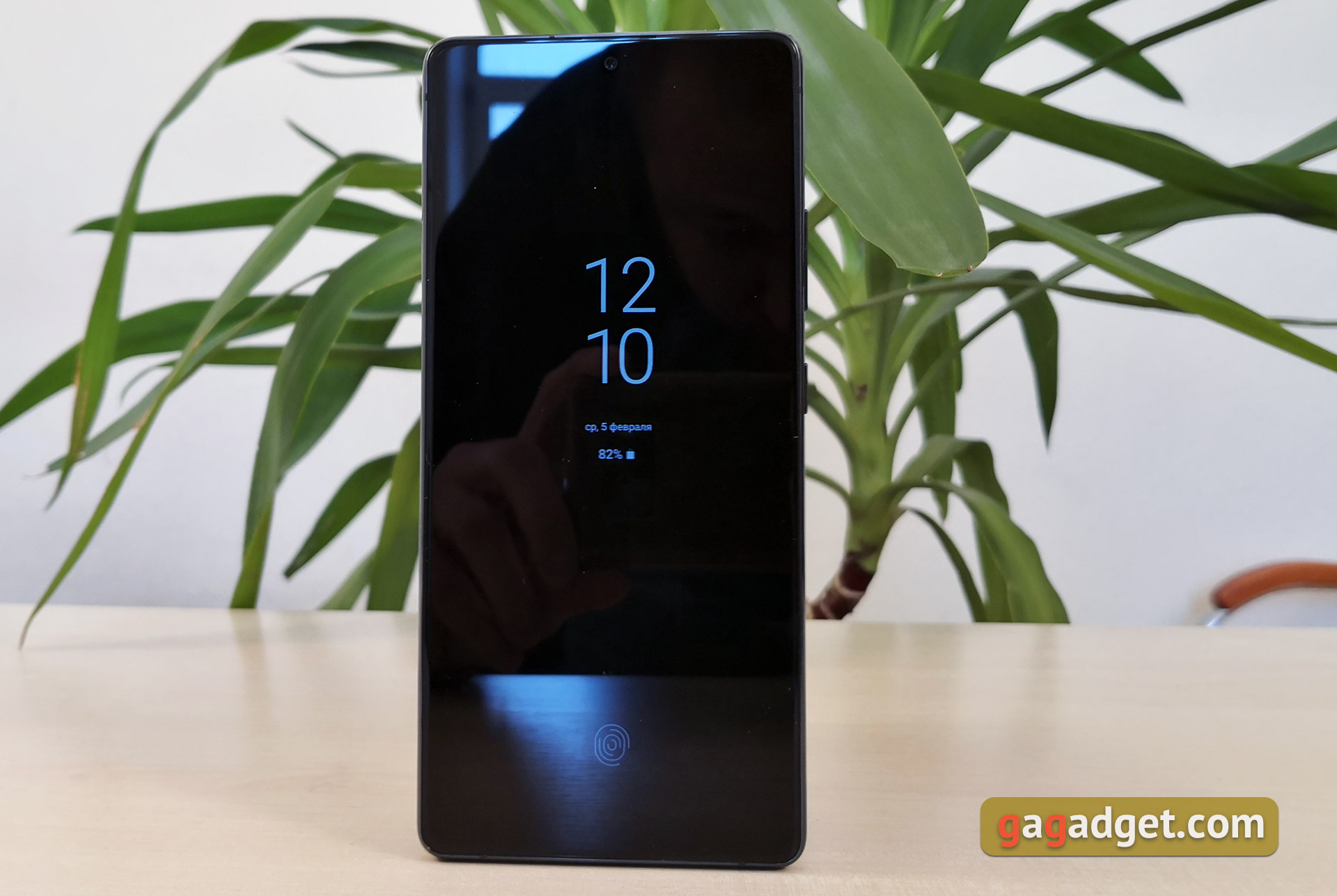 Огляд Samsung Galaxy S10 Lite: флагман на мінімалках-4