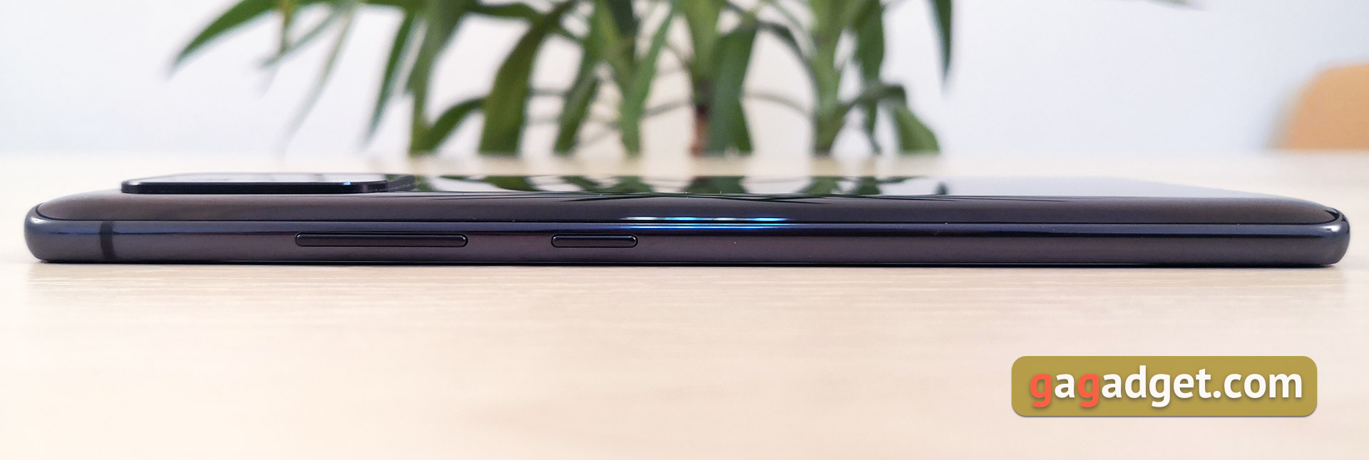 Огляд Samsung Galaxy S10 Lite: флагман на мінімалках-5