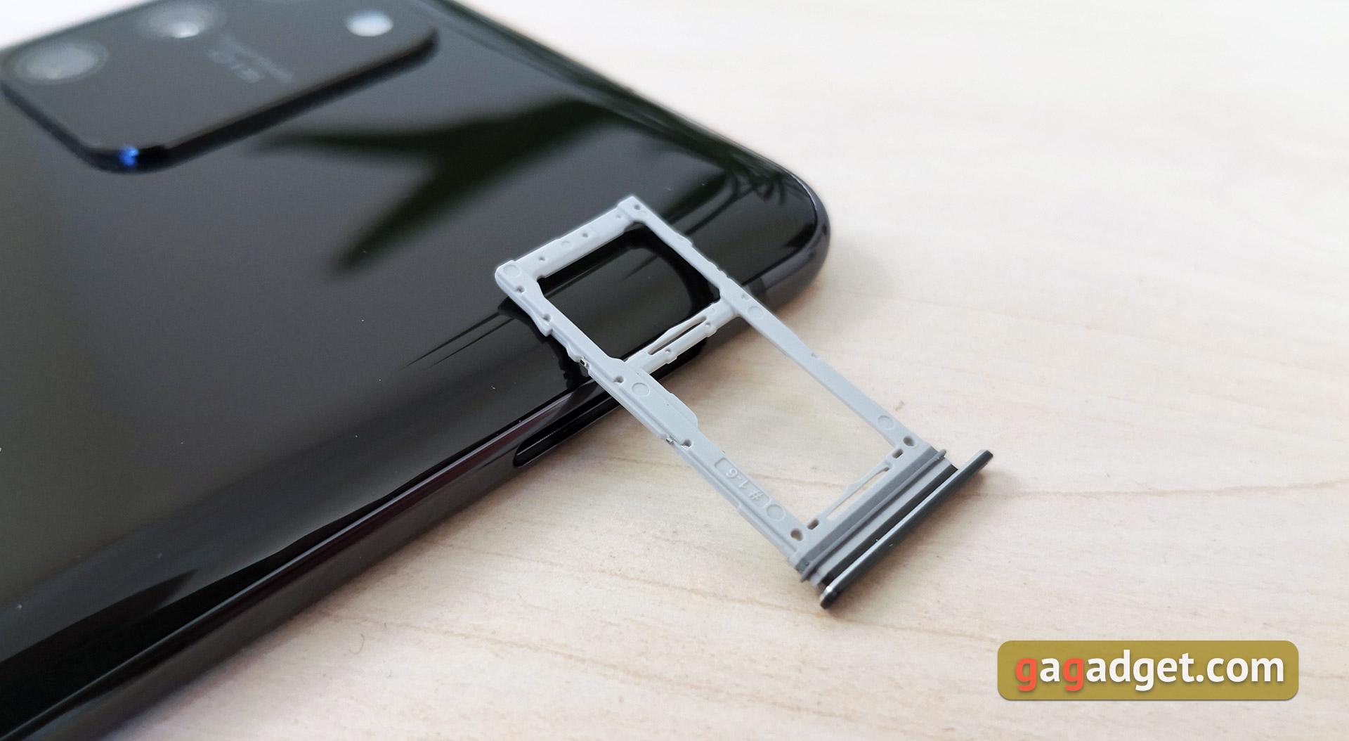 Огляд Samsung Galaxy S10 Lite: флагман на мінімалках-7