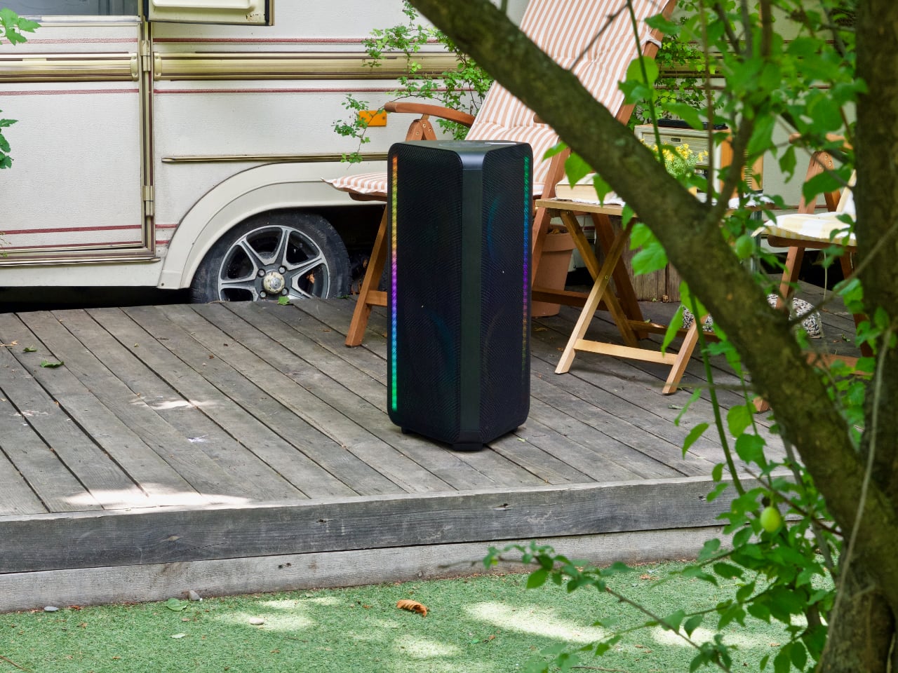 Король вайбу: огляд надпотужної акустичної колонки Samsung Sound Tower MX-ST50B зі вбудованим акумулятором та світлодіодною підсвіткою-22