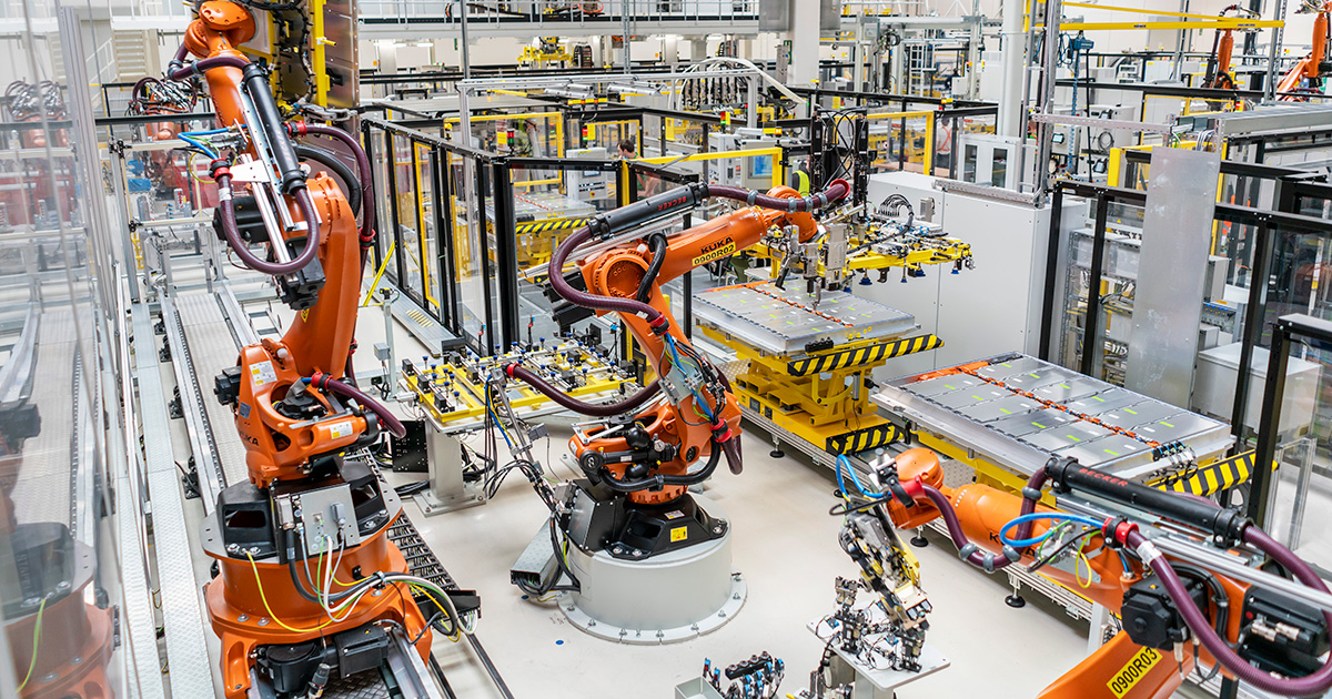 Robots on the high-voltage battery production line at the Škoda Auto plant in Mladá Boleslav.