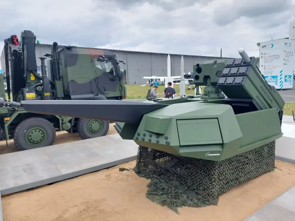 ПВО малой дальности Skyranger 30 с ракетой SADM