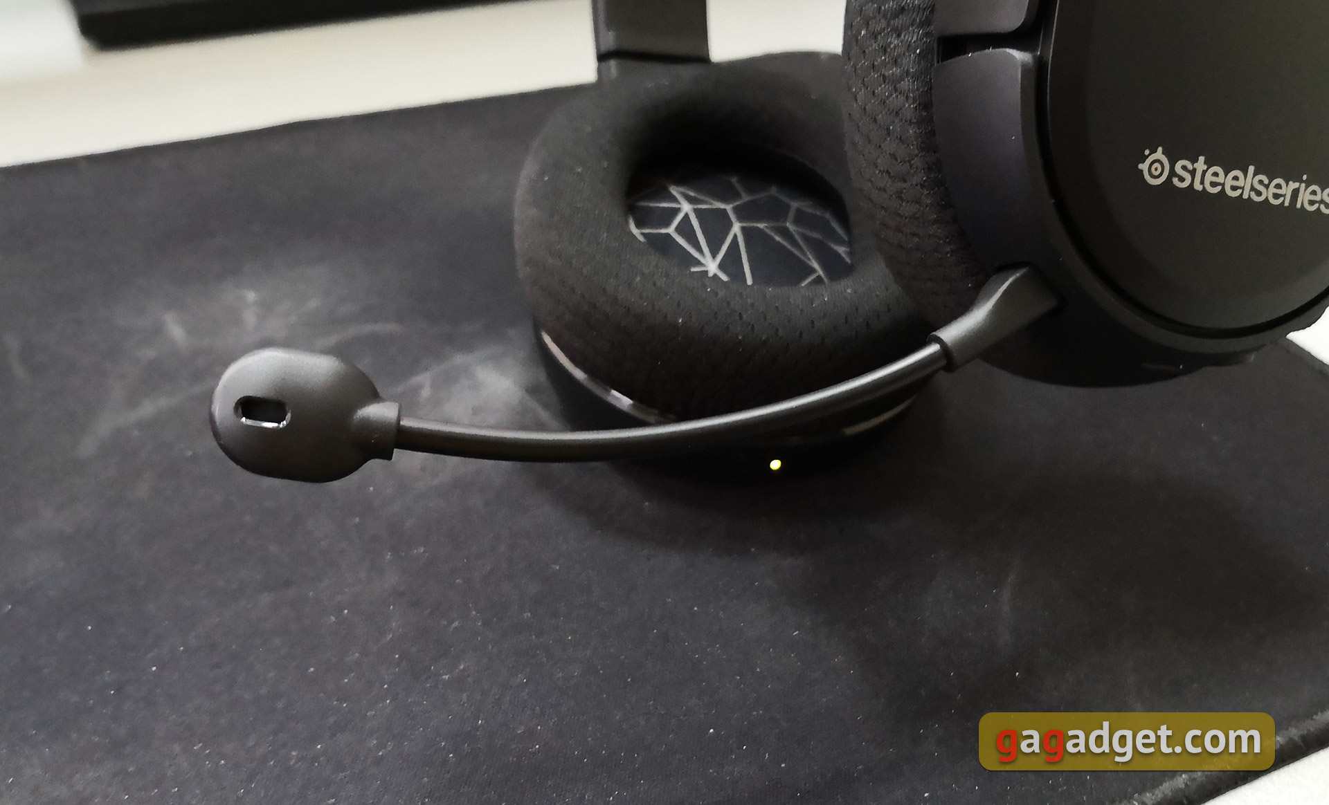 Огляд SteelSeries Arctis 1 Wireless: бездротова ігрова гарнітура для всіх платформ-21