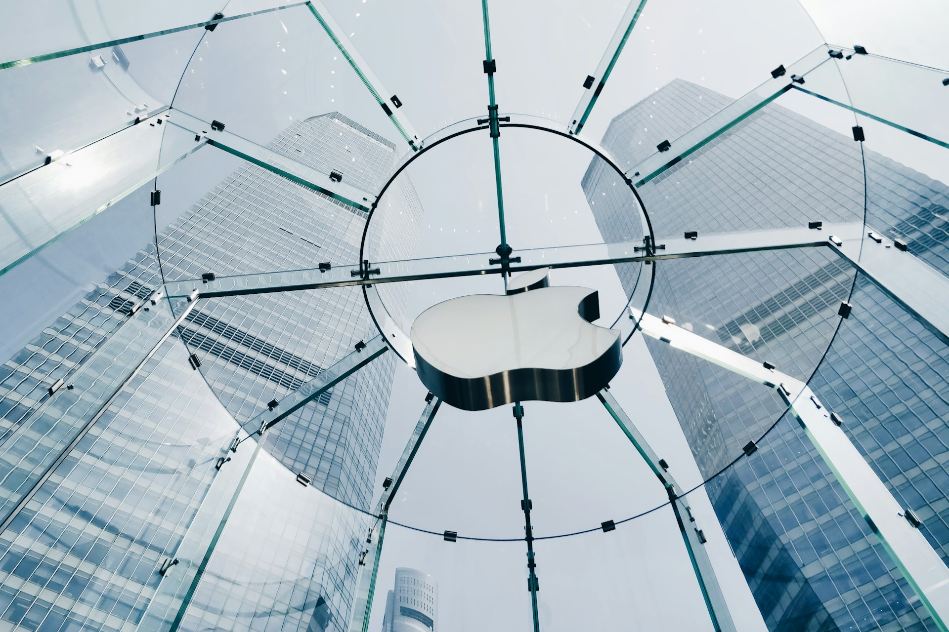 Apple уклала багатомільйонну угоду з Shutterstock для навчання ШІ-моделей