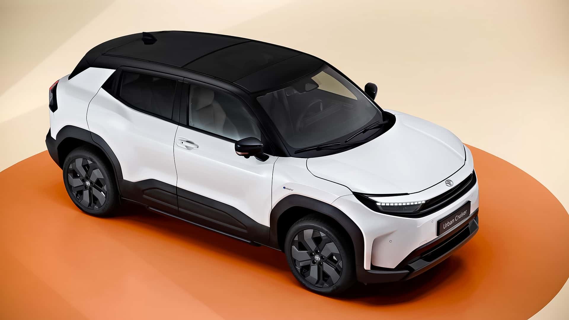 Toyota Urban Cruiser 2025 задняя часть