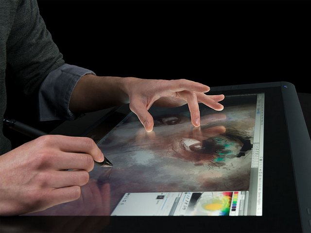 В соответствии с модой: Wacom Cintiq 22HD Touch c мультитач-дисплеем