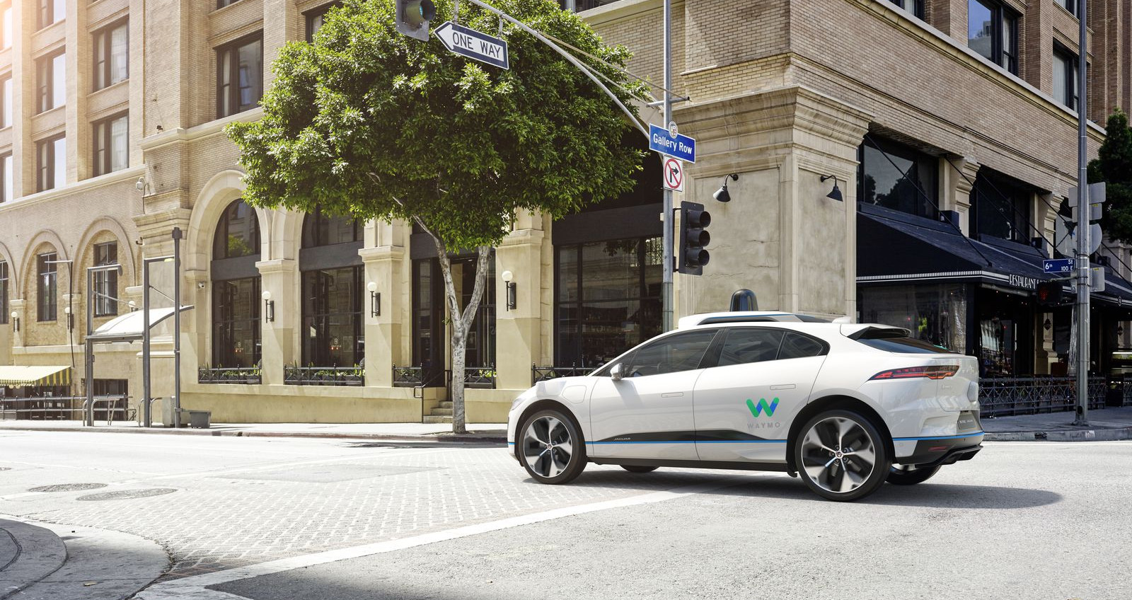 waymo-Jaguar-I-Pace-2.jpg