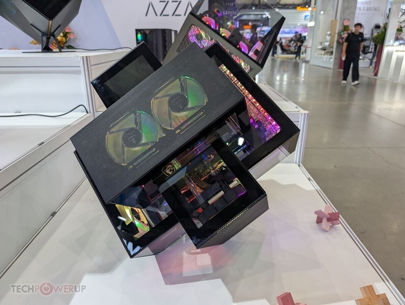 Azza's Cube Case