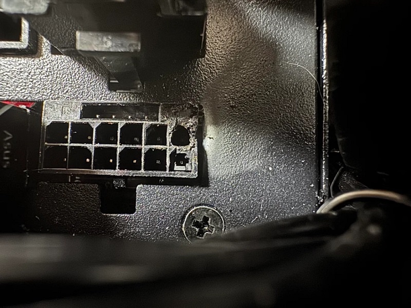 Порт живлення RTX 5090