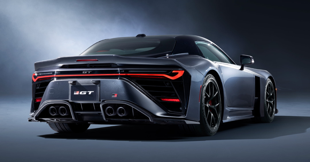 Суперкар GR GT вид сбоку