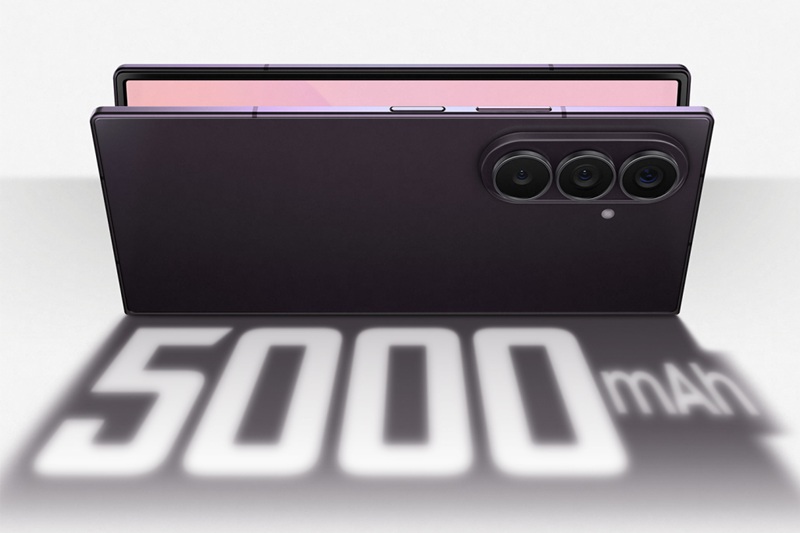 Samsung's improved cooling system is designed to sustain peak Snapdragon 8 Elite Gen 5 performance under sustained workloads.