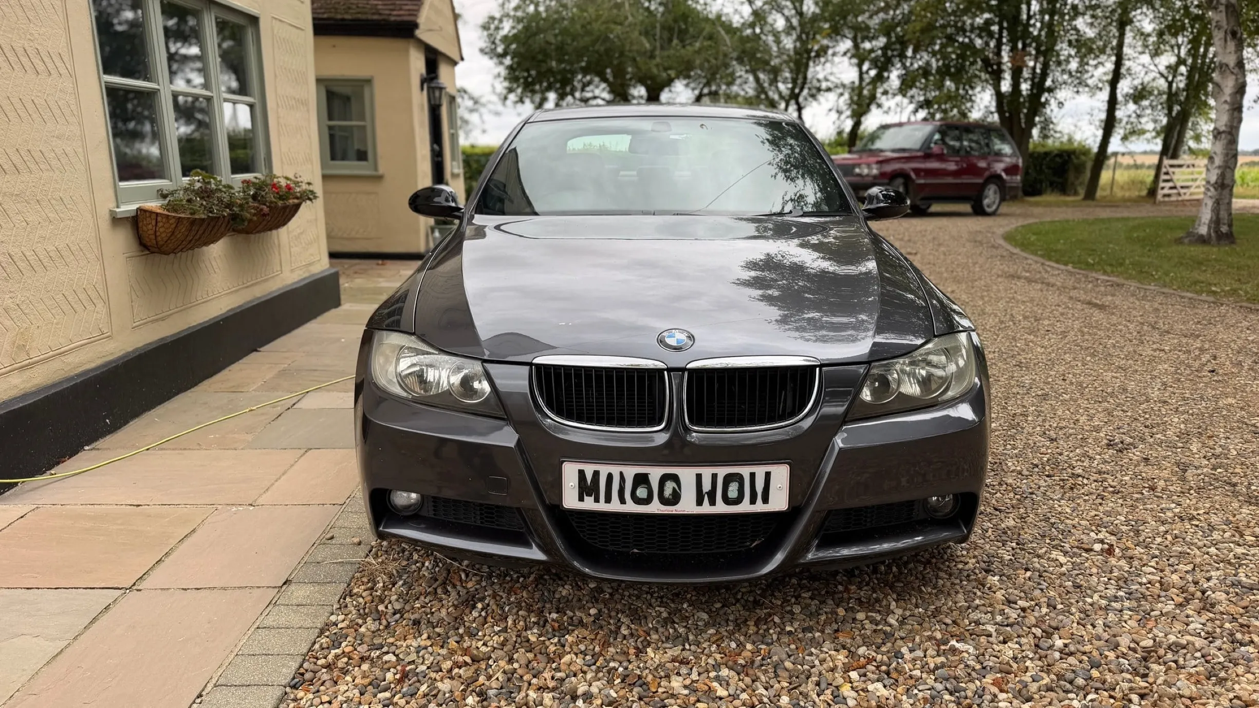 Передний вид BMW 320si