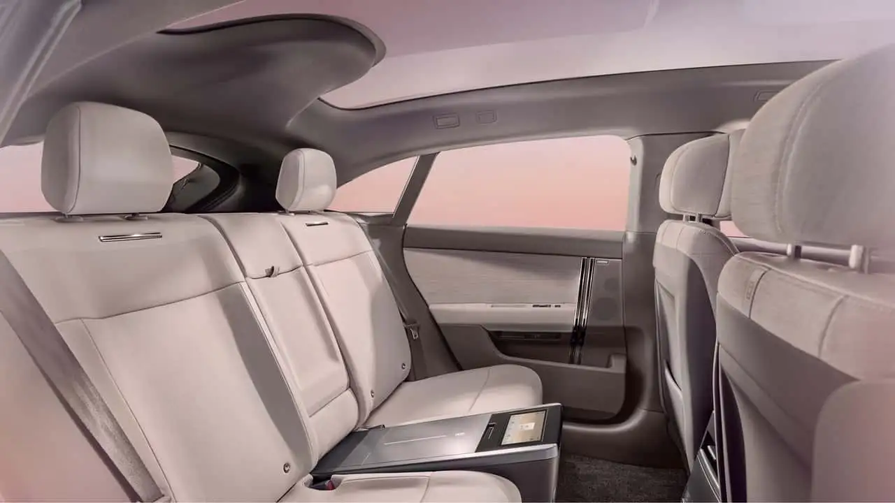 Центральный тачскрин Range Rover GT