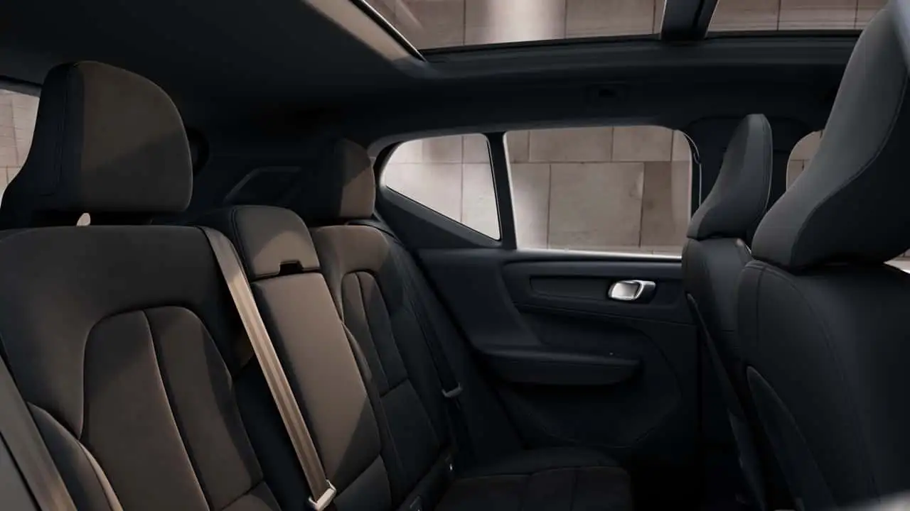 Інтеграція технологій у Volvo EX40