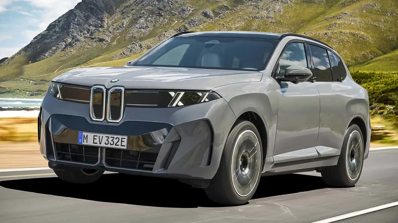 BMW X5 з підсвіченою решіткою радіатора
