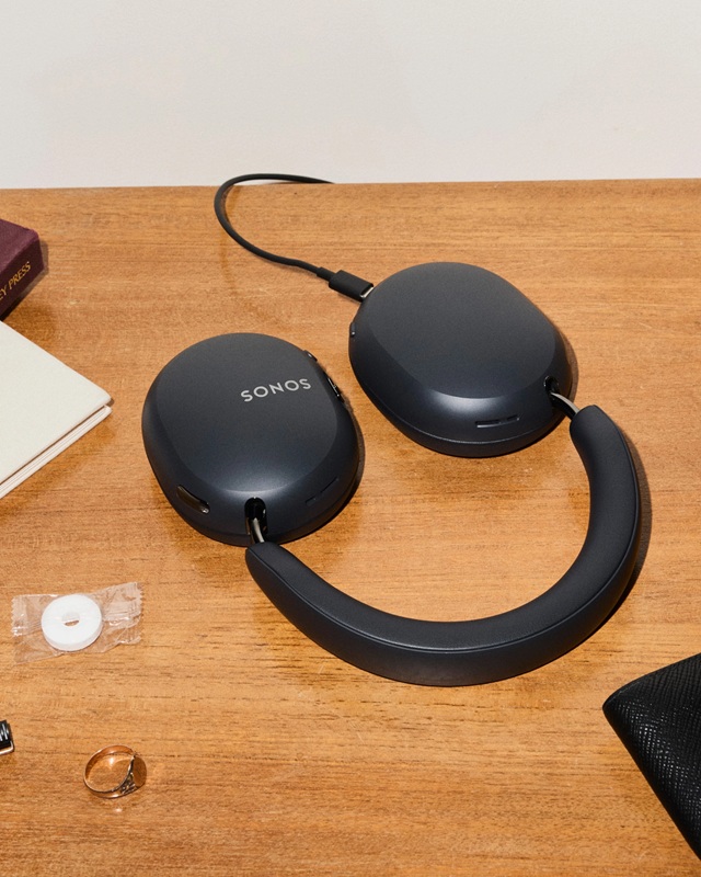 Sonos Ace Ultra features new 40mm drivers and a ten-microphone ANC system inside a familiar over-ear design.