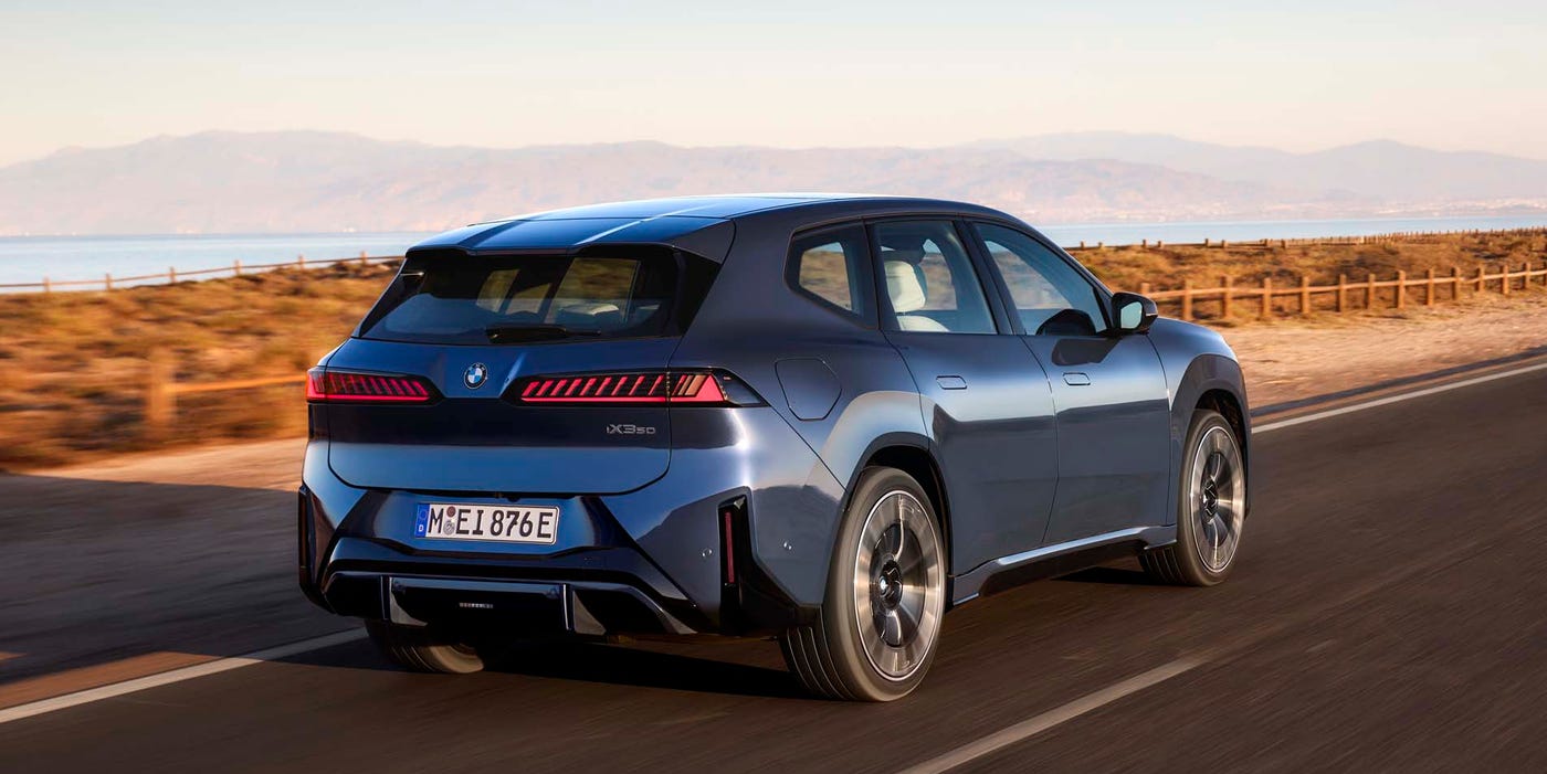 Інтер'єр BMW iX3 Long-Wheelbase