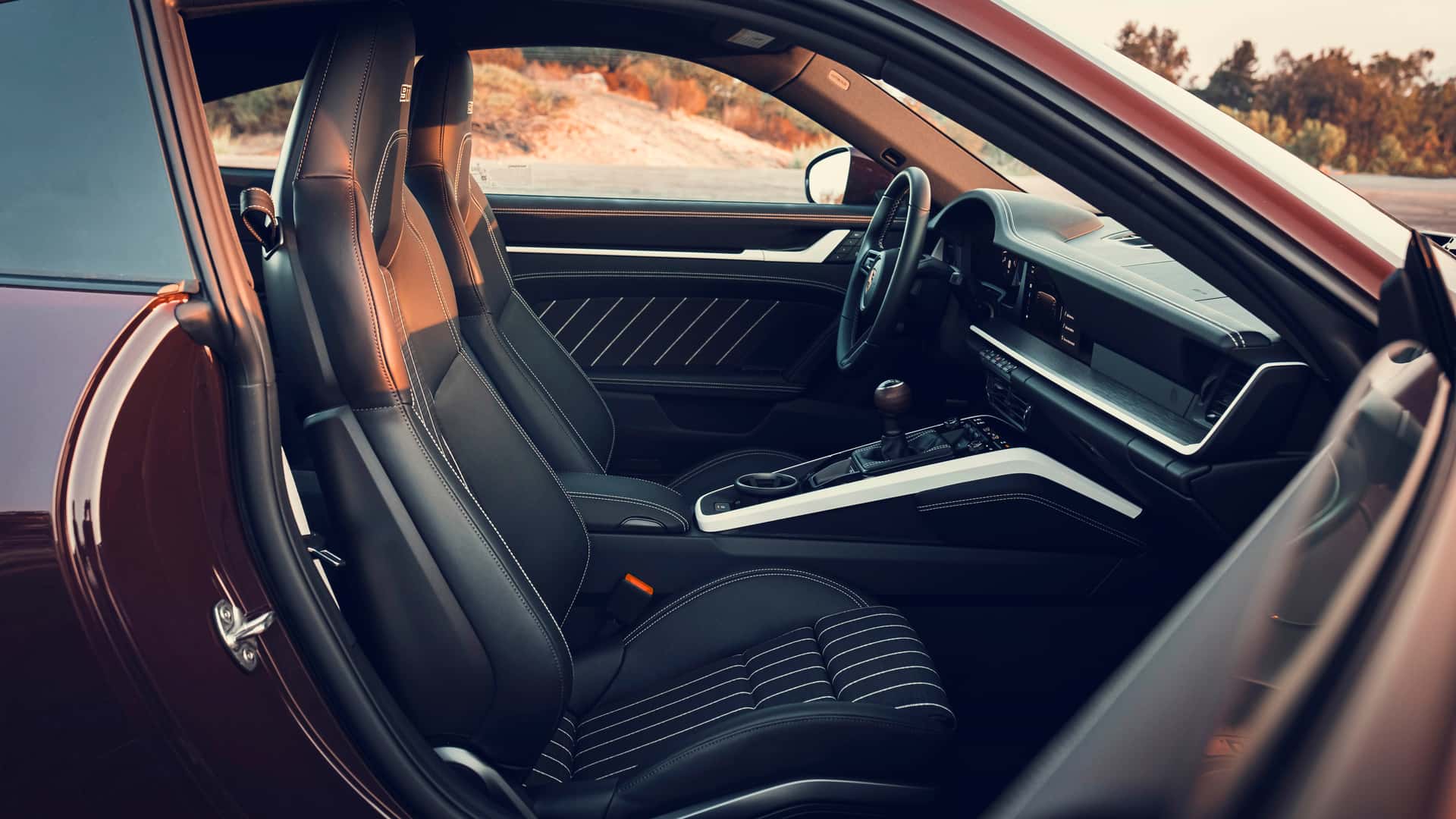 Фото важіля КПП Porsche 911 Carrera S