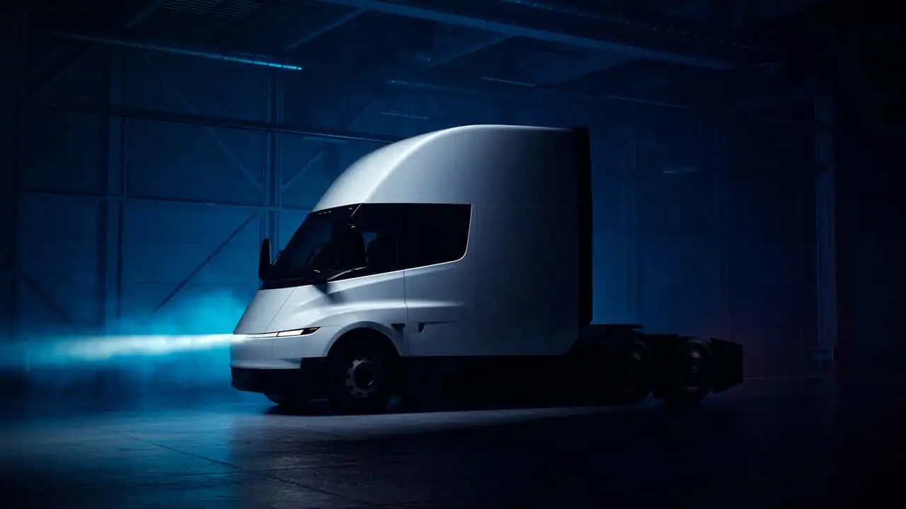 Кокпіт Tesla Semi