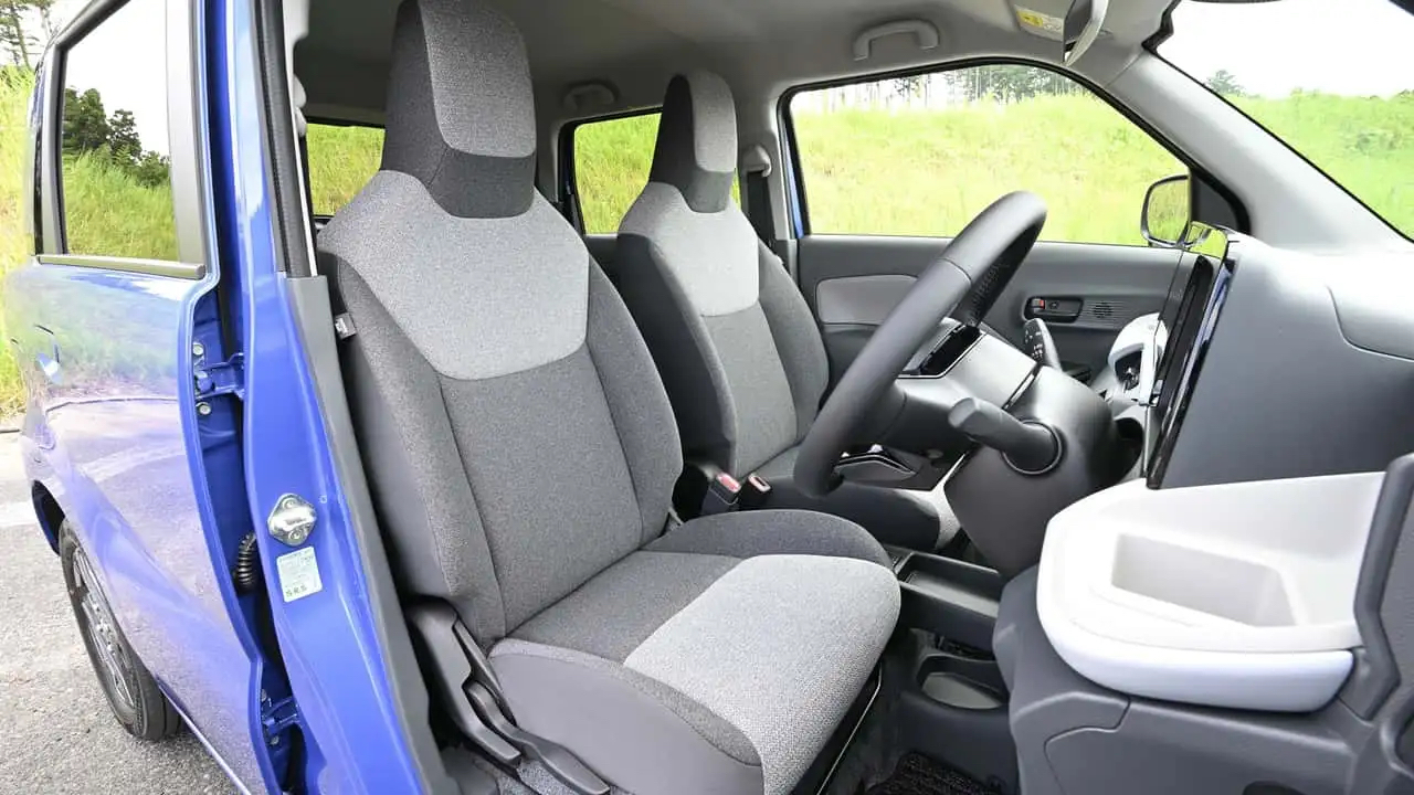 Інтер'єр Suzuki e Sky