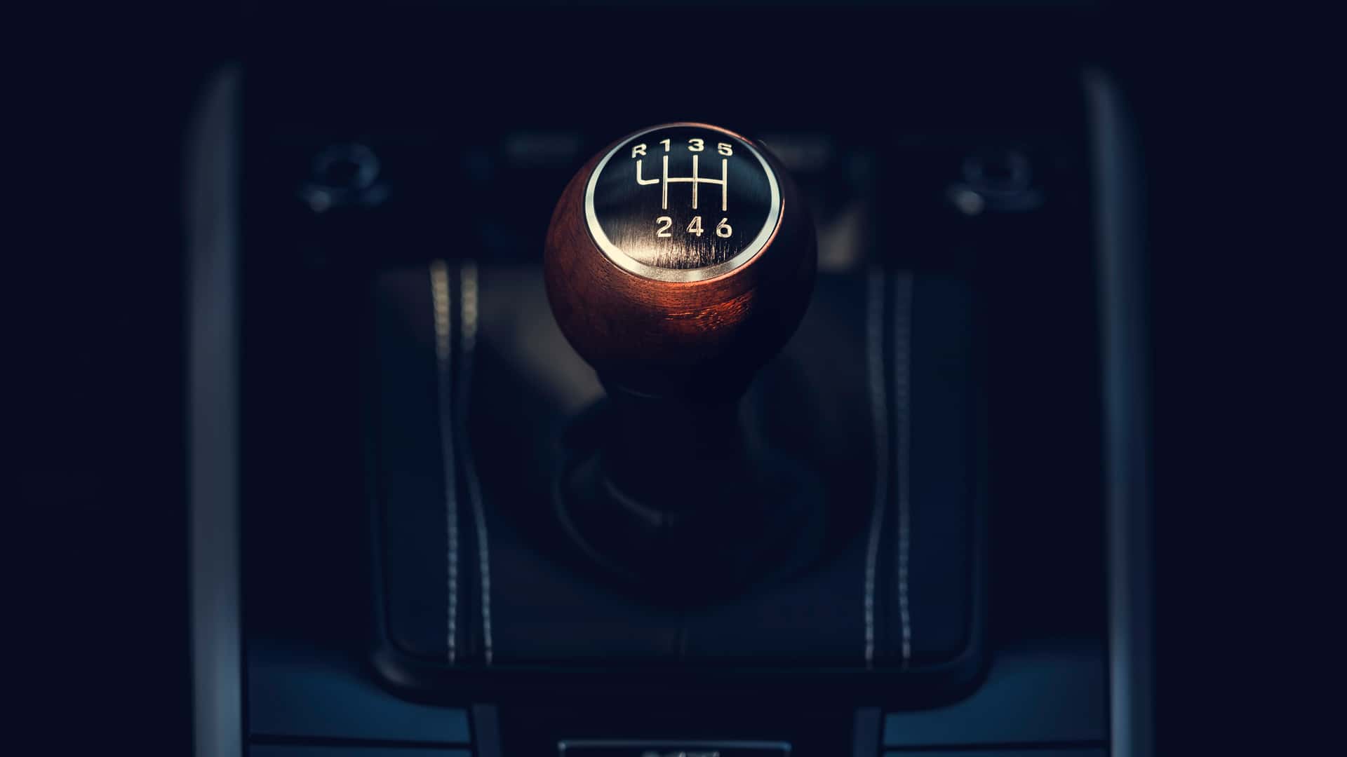 Фото двигуна під капотом Porsche 911 Carrera S