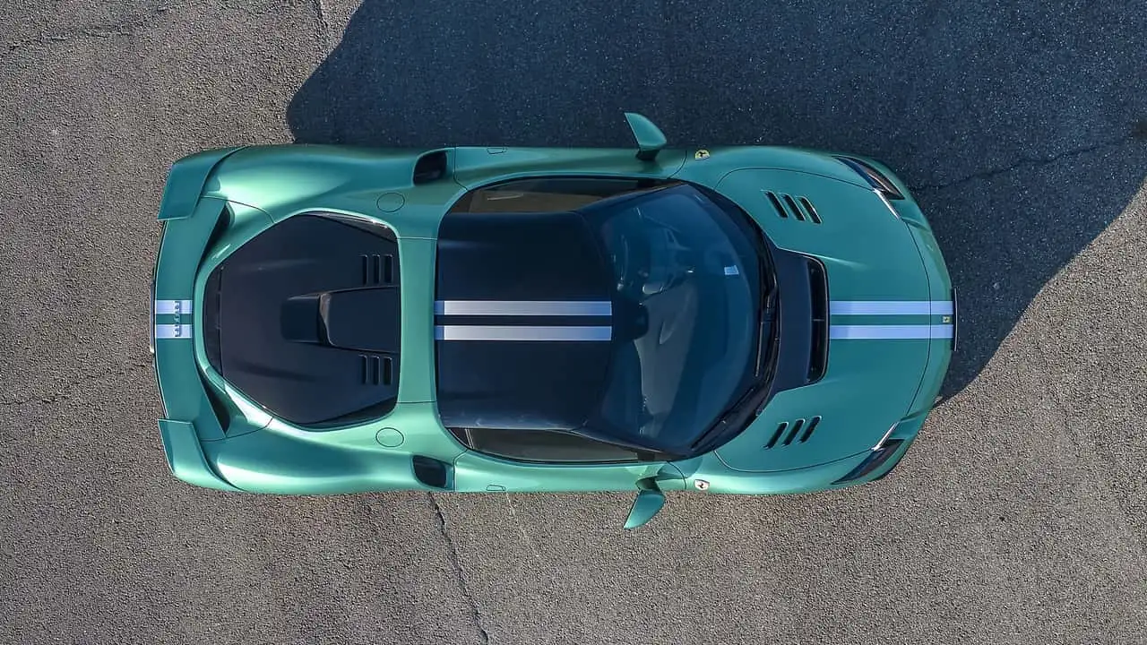 Шикарний стиль Ferrari 296 Challenge Stradale