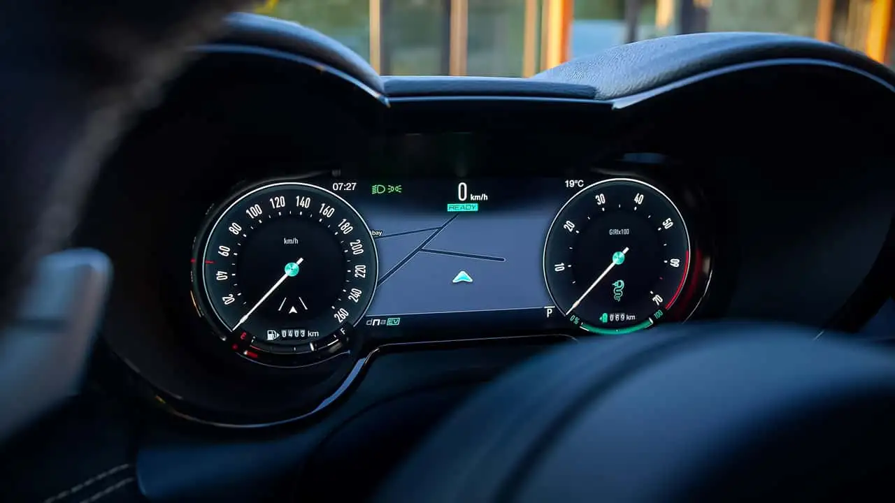 Alfa Romeo Tonale мультимедійна система