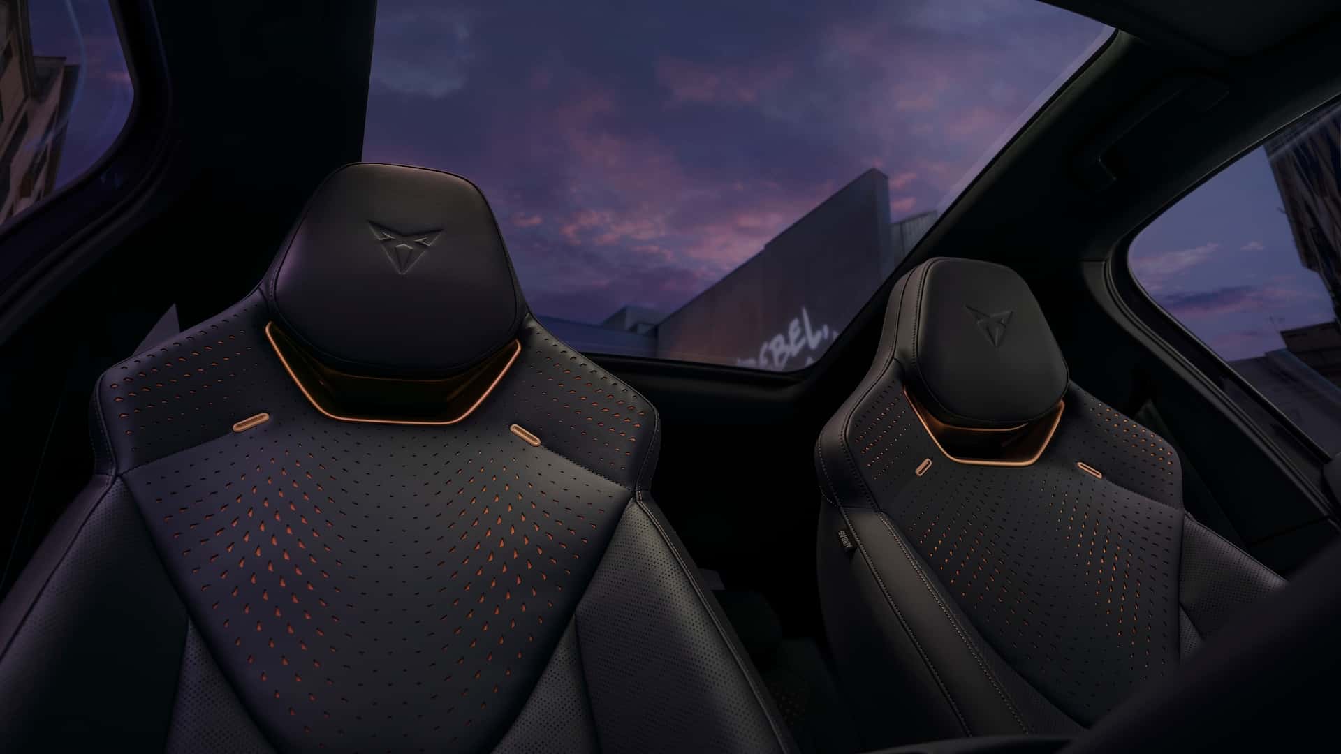 Спортивный вид Cupra Raval VZ