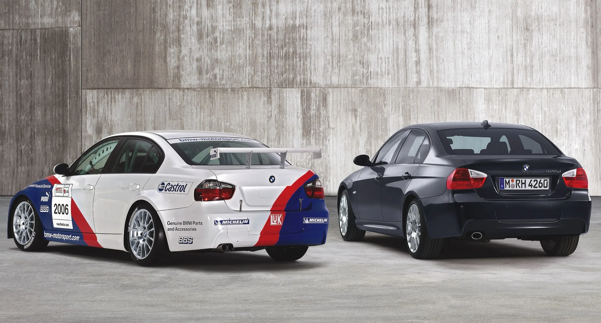 Задний вид BMW 320si