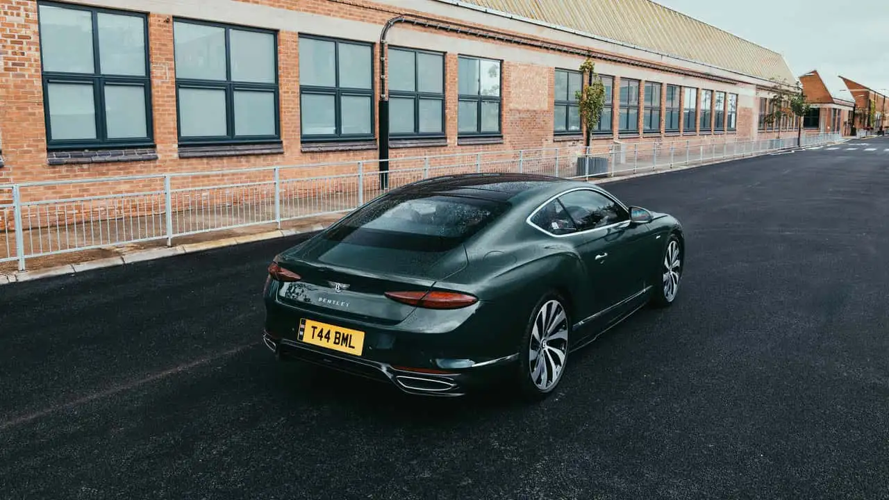 Bentley Continental GT Azure - вид спереду