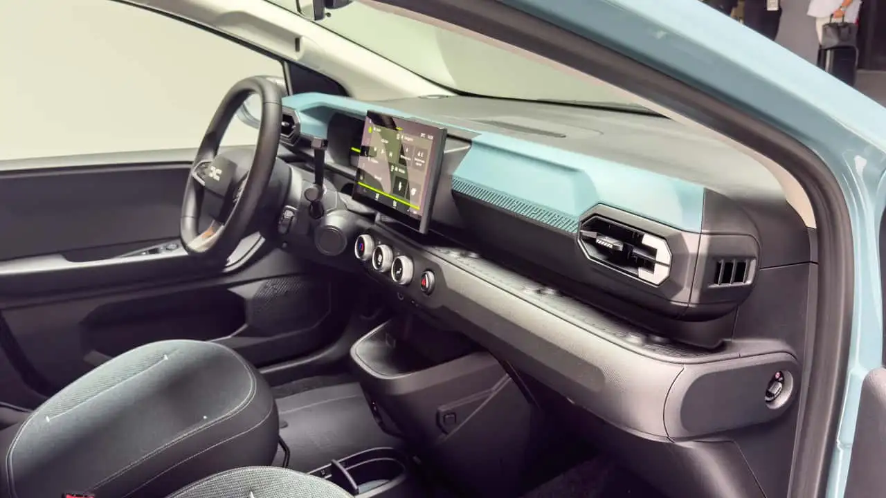 Бюджетний Dacia Spring 2026 з Media Control