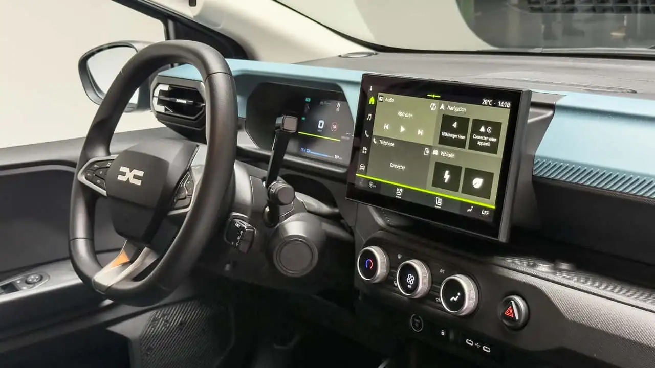 Інтер'єр Dacia Spring 2026 без дисплея