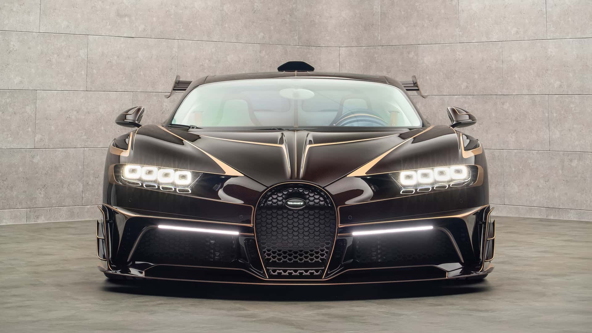 Кузов Mansory Vivere з кольорового карбону