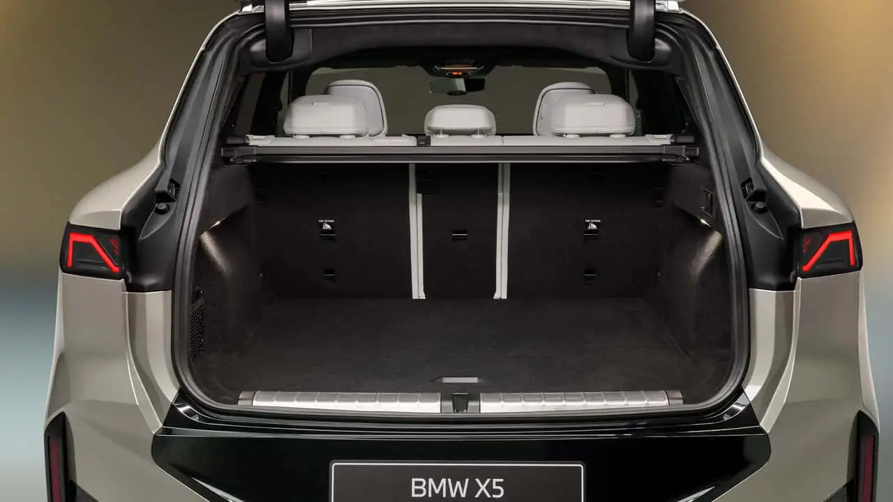 Технології в салоні BMW X5
