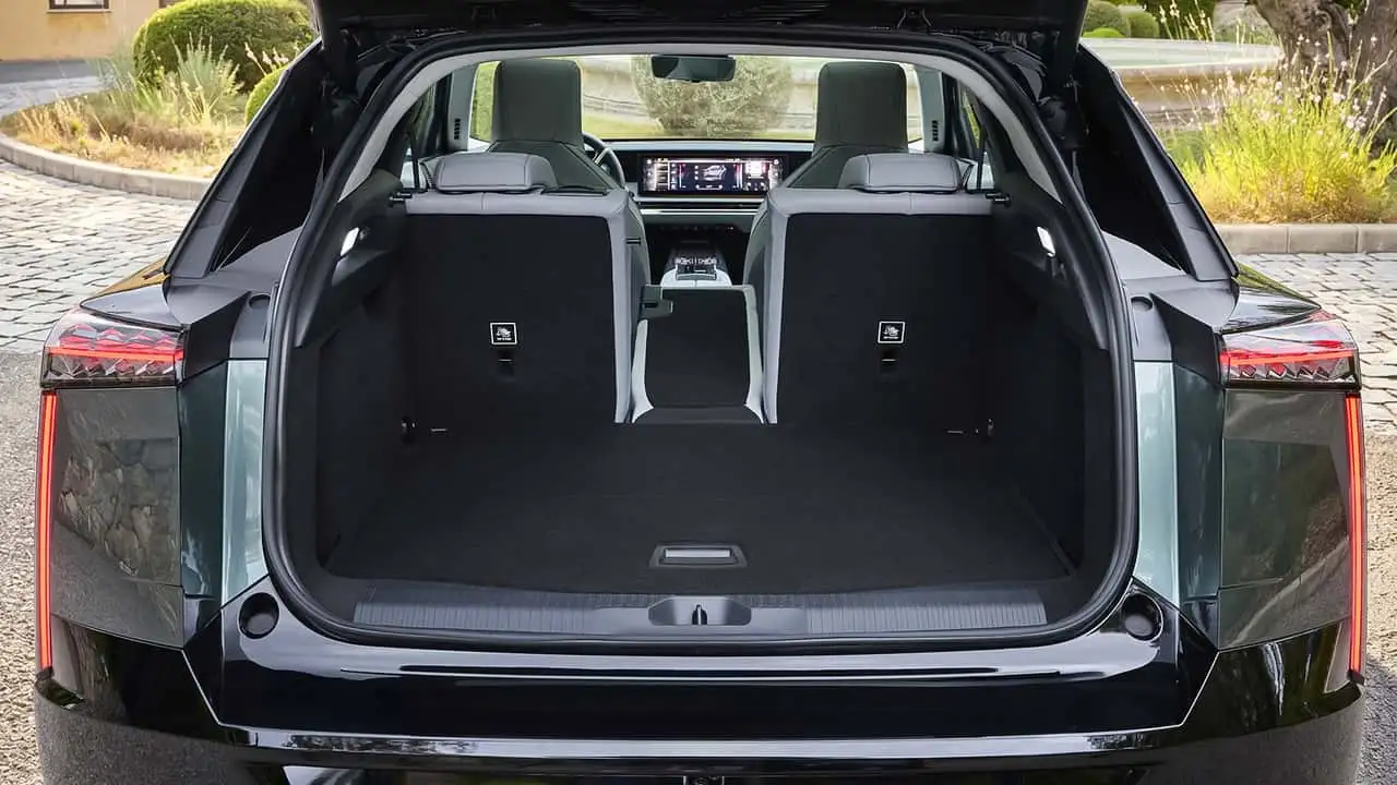 DS Automobiles - Будущее Automotive