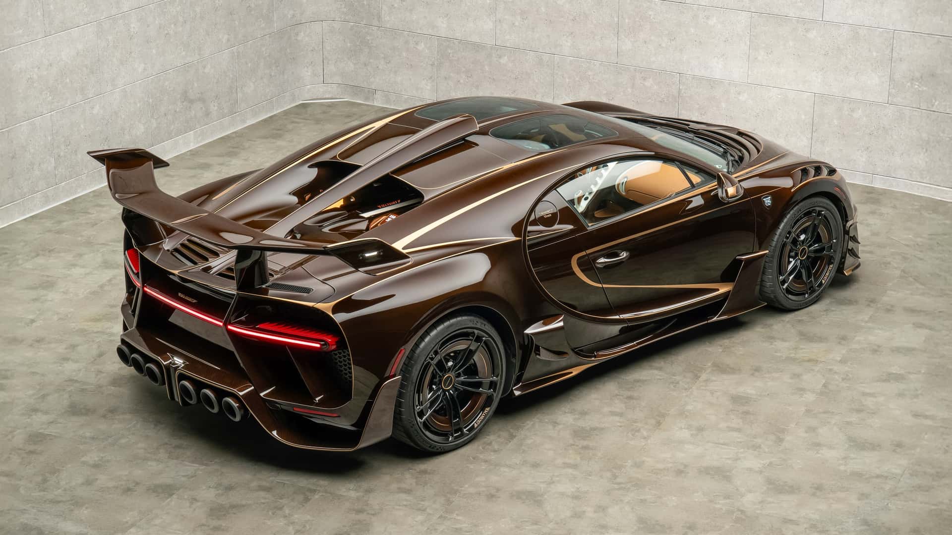 Салон Mansory Vivere з карбоновими вставками