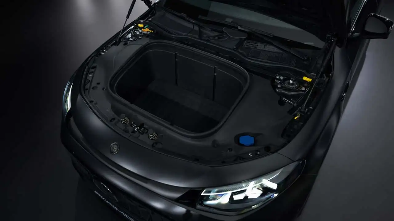 Салон Mercedes-AMG CLA 45 - вигляд підсвітки салону
