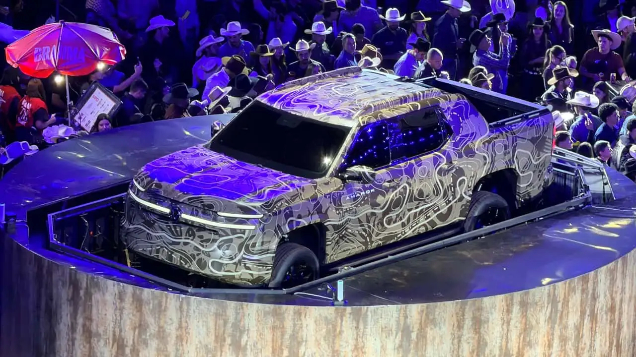 Volkswagen Amarok 2023 пікап з новим дизайном
