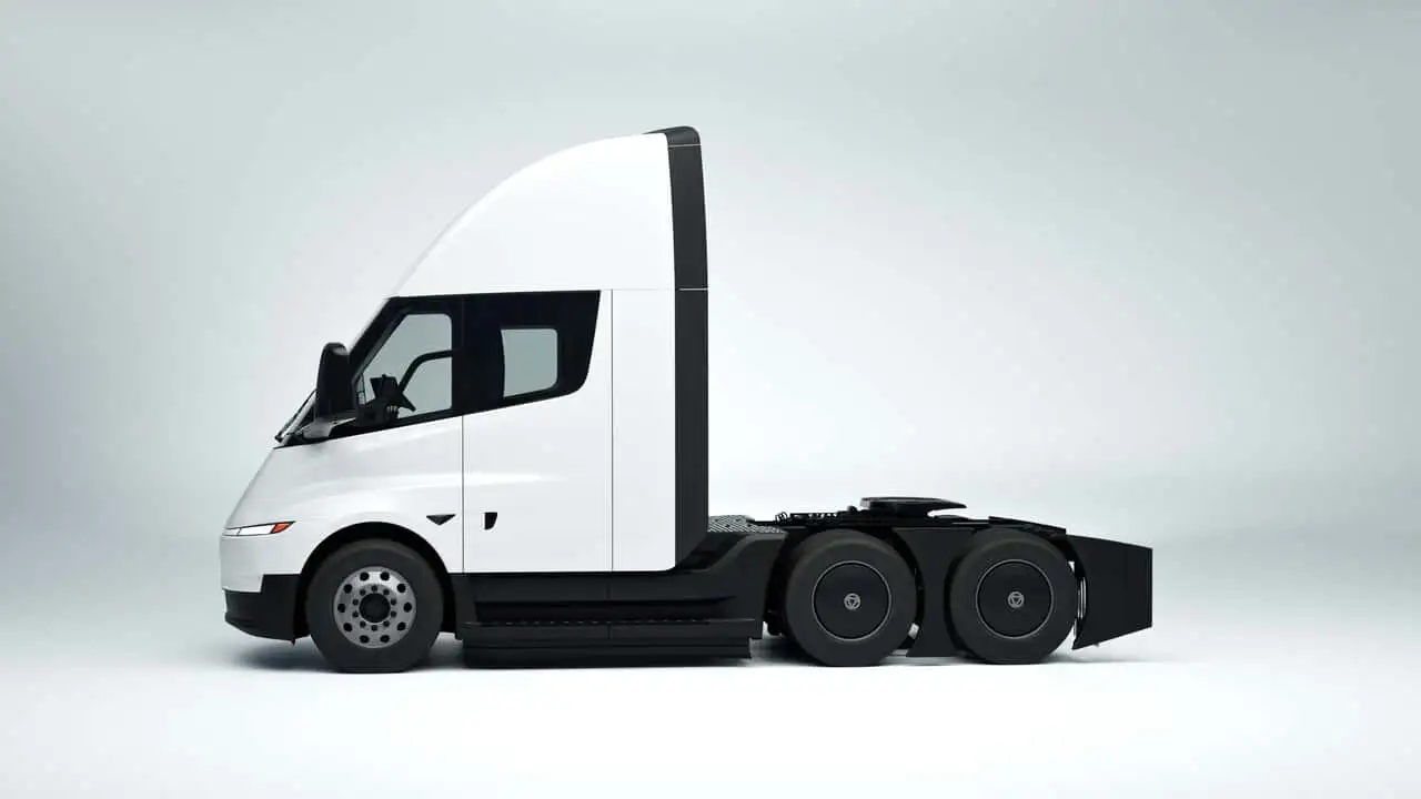 Tesla Semi з іншого кута