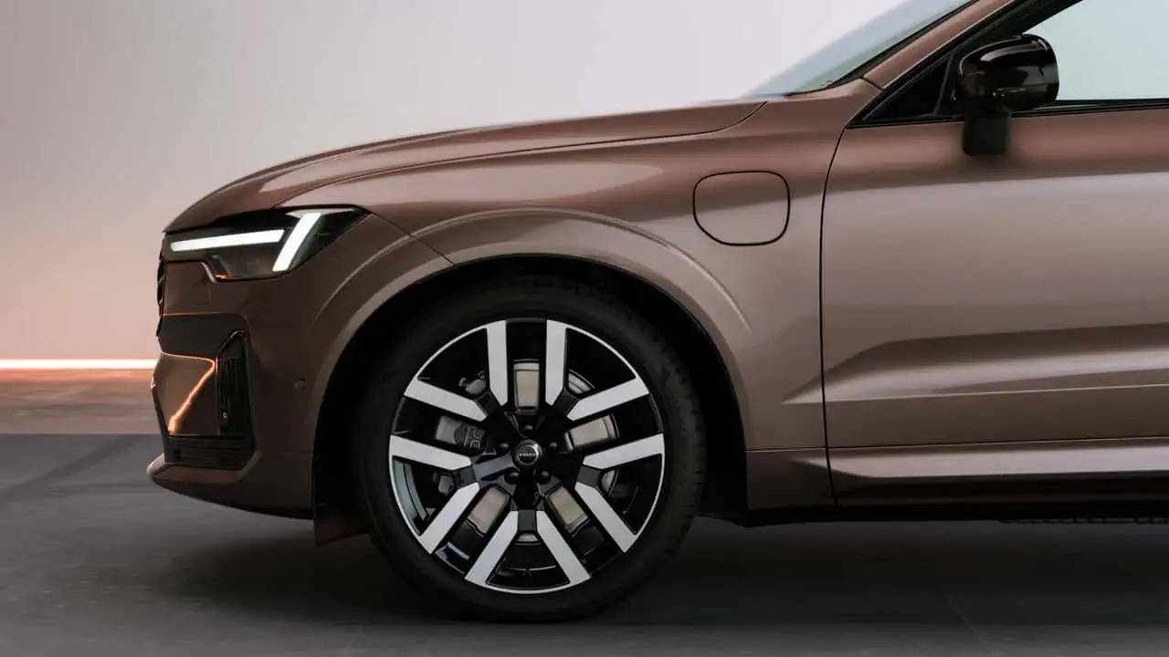 Радіаторна решітка Volvo XC60