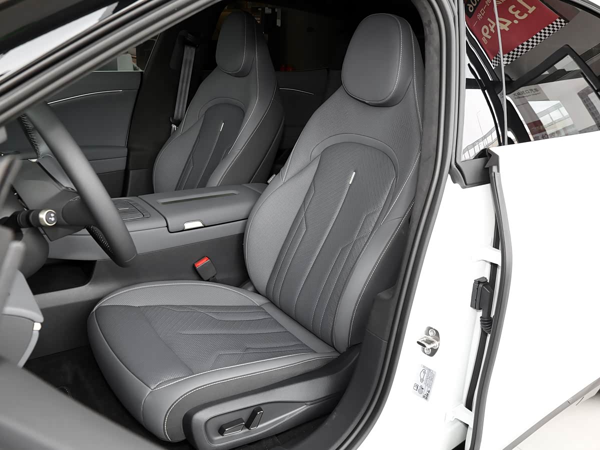 Volkswagen ID. Unyx 09 - Беспроводная зарядка
